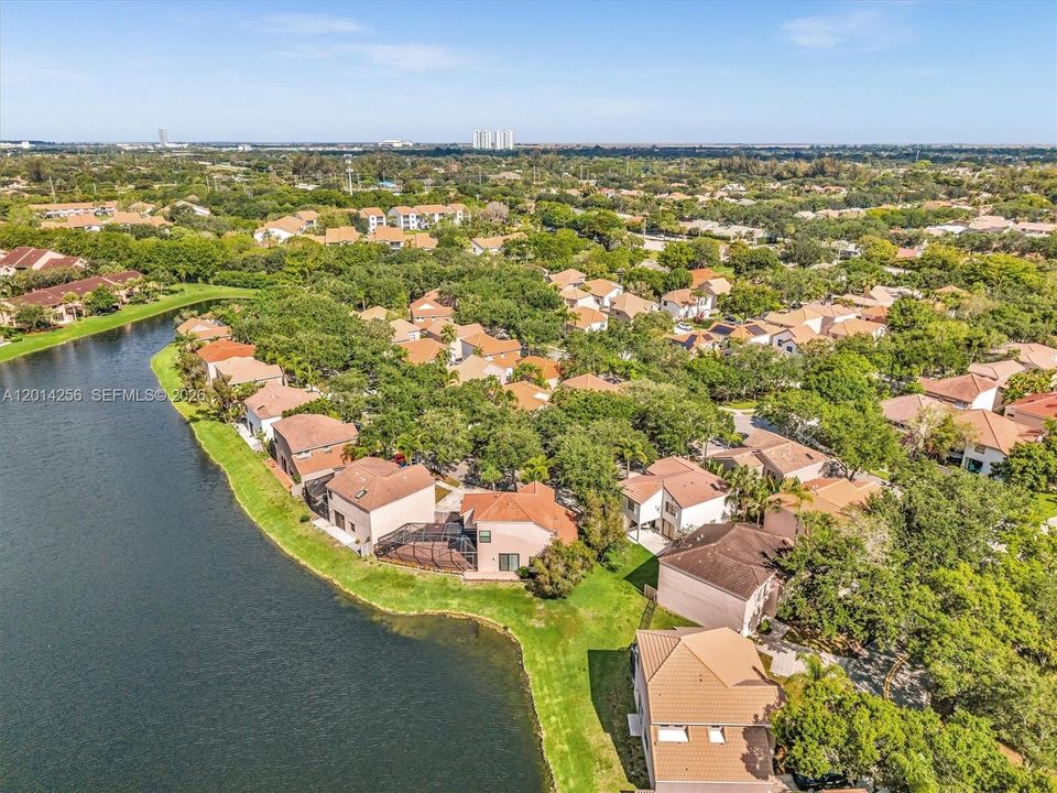 В аренду: $3,900 (4 спален, 2 ванн, 2060 Квадратных фут)