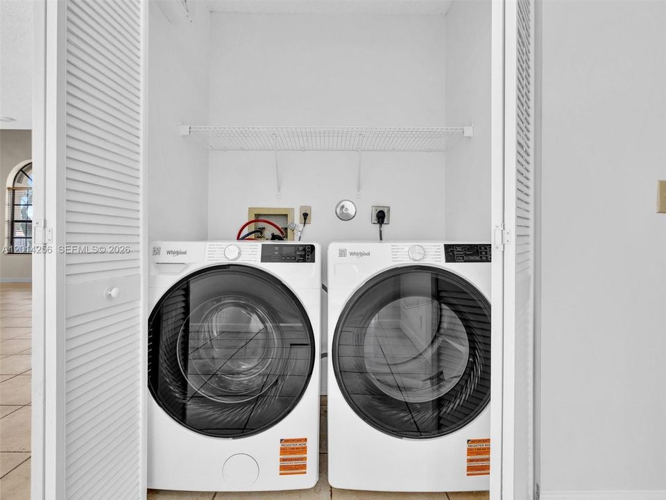 В аренду: $3,900 (4 спален, 2 ванн, 2060 Квадратных фут)