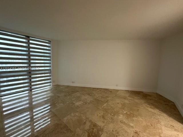 Active With Contract: $5,750 (2 beds, 2 baths, 1409 Square Feet)