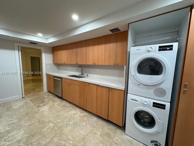Active With Contract: $5,750 (2 beds, 2 baths, 1409 Square Feet)