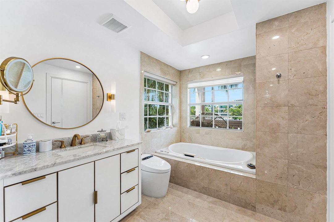 19HendricksIsle-101-Primary Bath 1