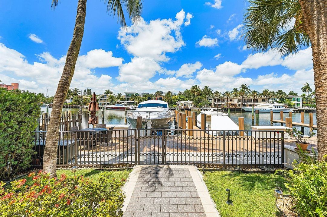 19HendricksIsle-101-Yard and Dock