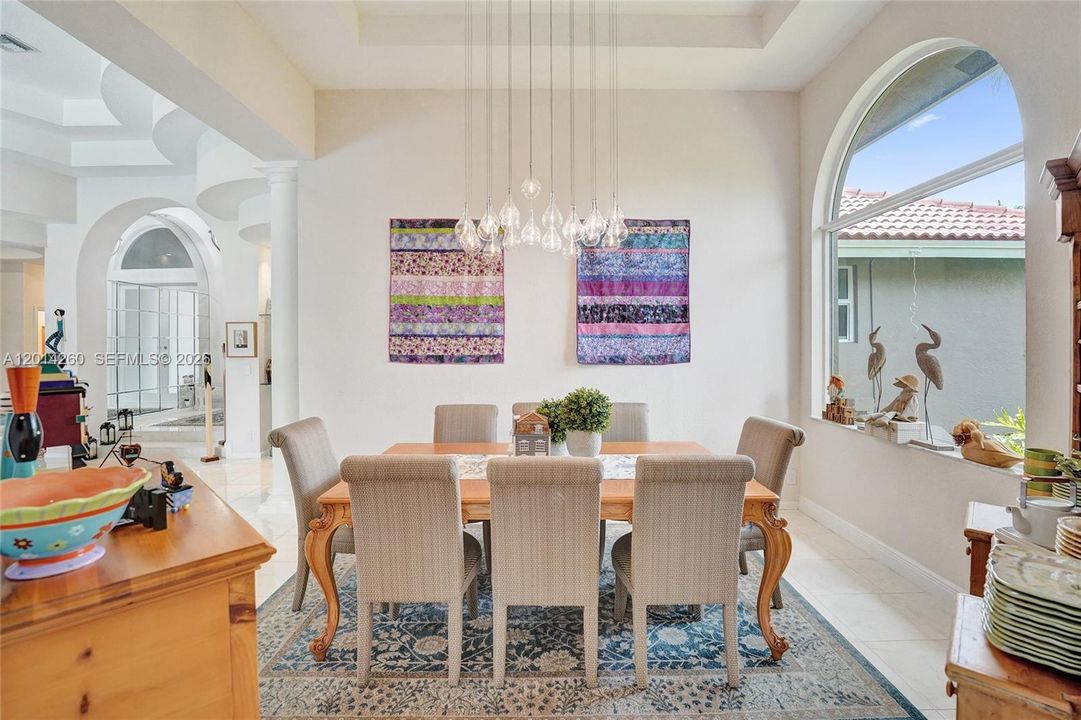 For Sale: $1,400,000 (5 beds, 3 baths, 3233 Square Feet)