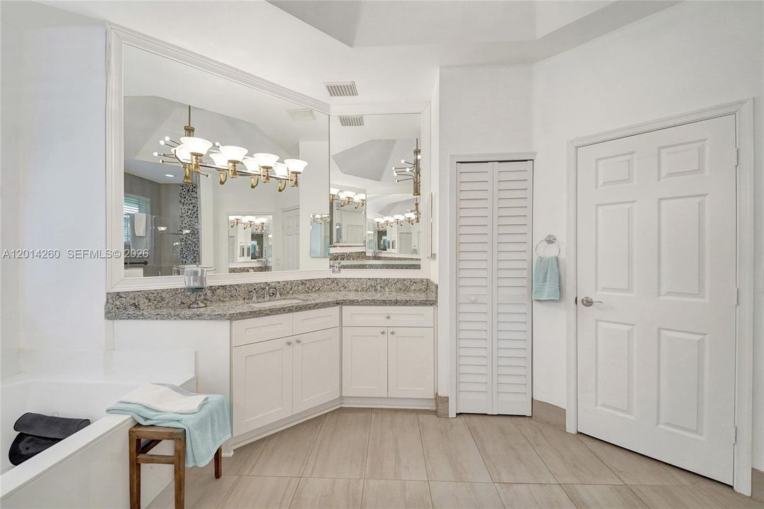 For Sale: $1,400,000 (5 beds, 3 baths, 3233 Square Feet)