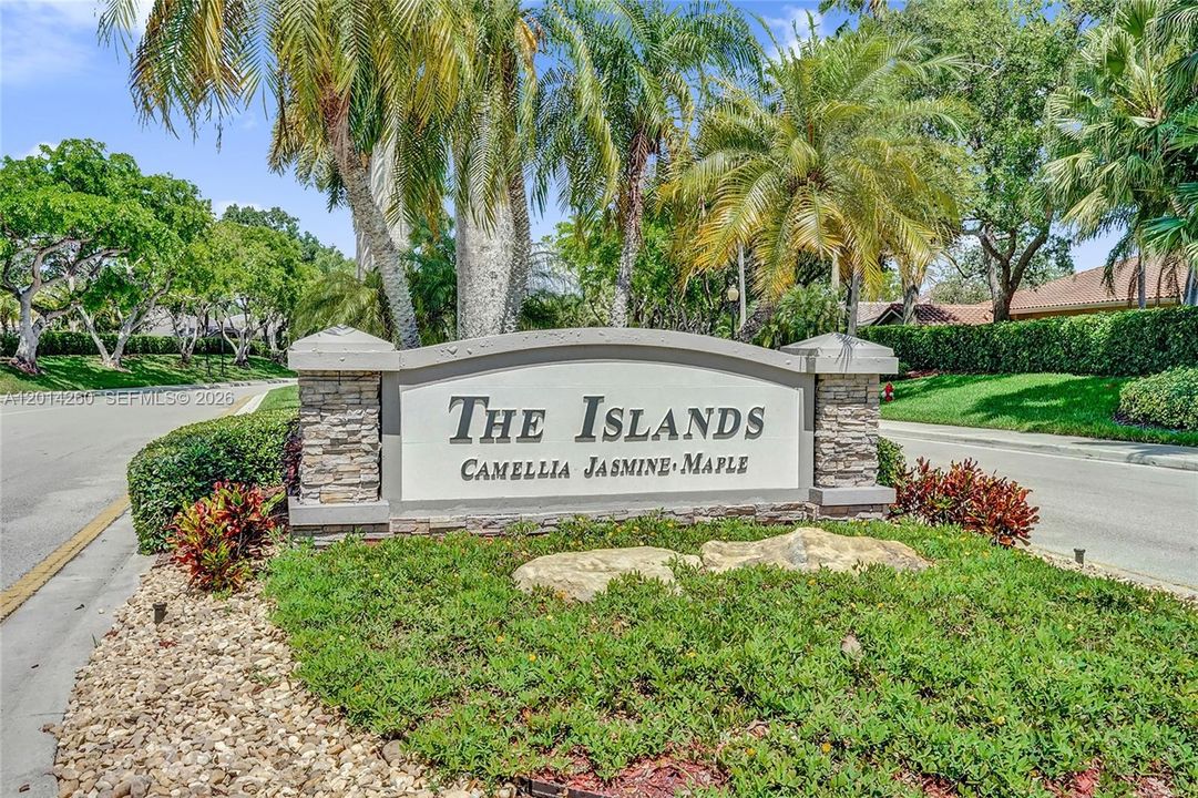 For Sale: $1,400,000 (5 beds, 3 baths, 3233 Square Feet)