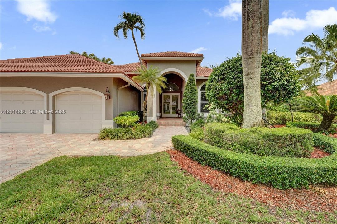 For Sale: $1,400,000 (5 beds, 3 baths, 3233 Square Feet)