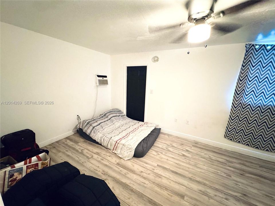 For Sale: $499,900 (4 beds, 3 baths, 1225 Square Feet)