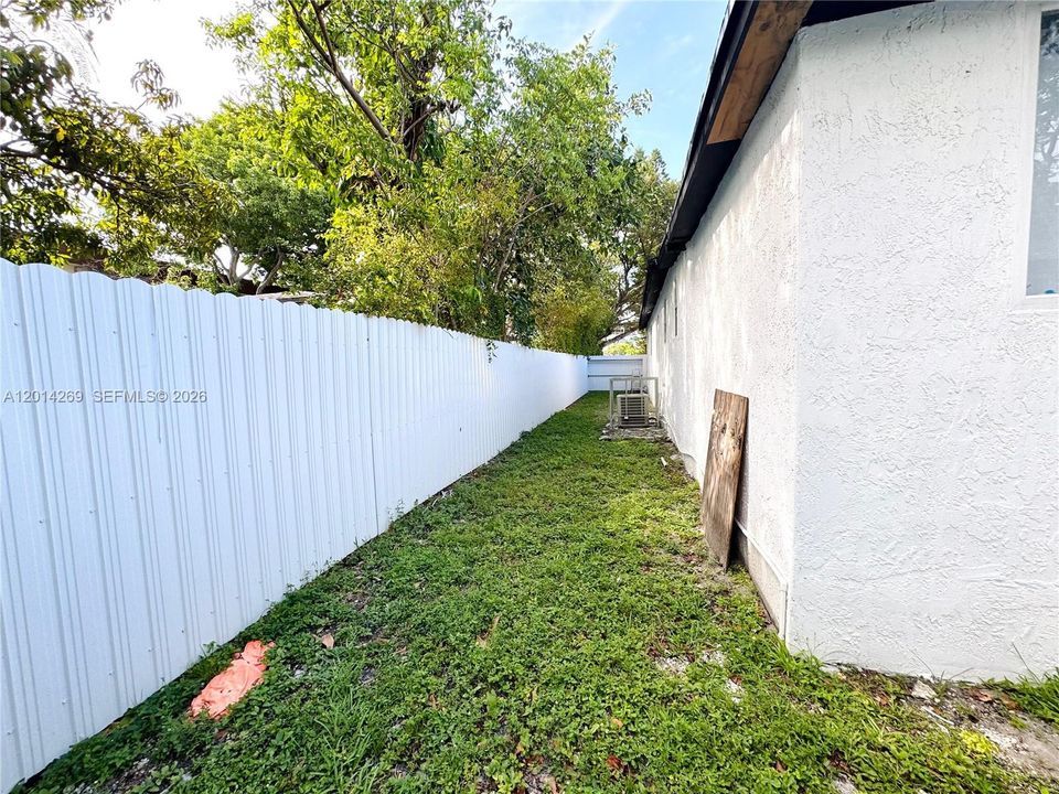 For Sale: $499,900 (4 beds, 3 baths, 1225 Square Feet)