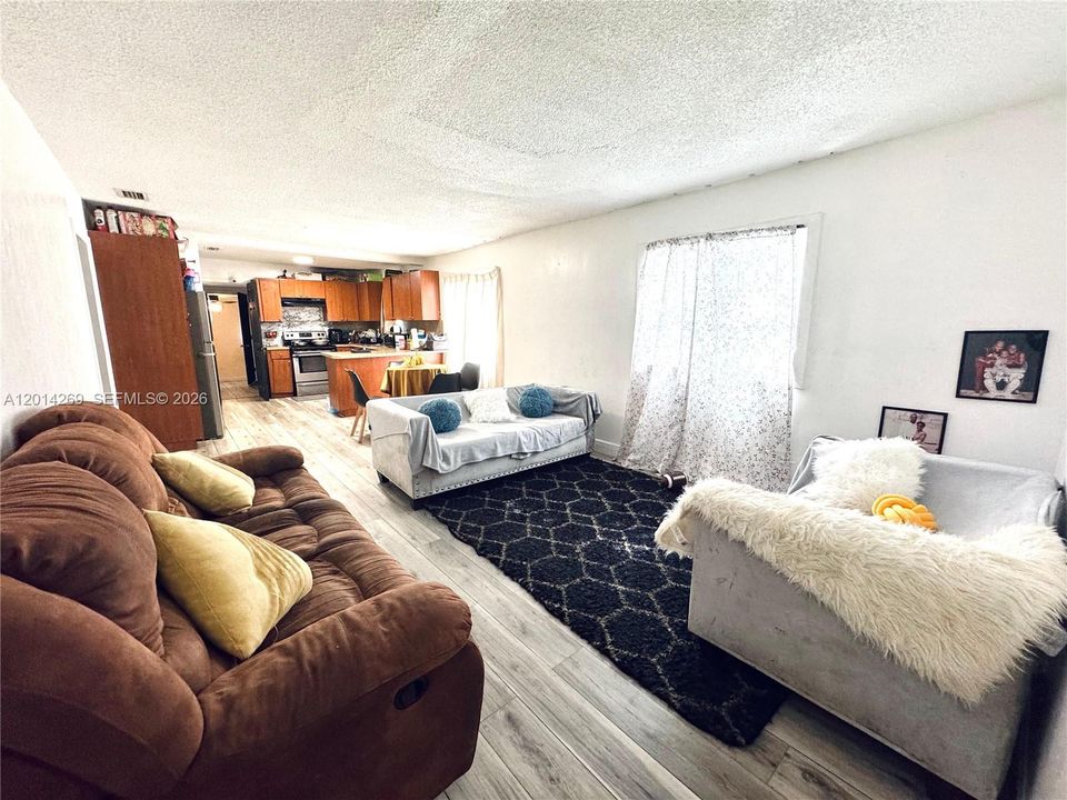 For Sale: $499,900 (4 beds, 3 baths, 1225 Square Feet)