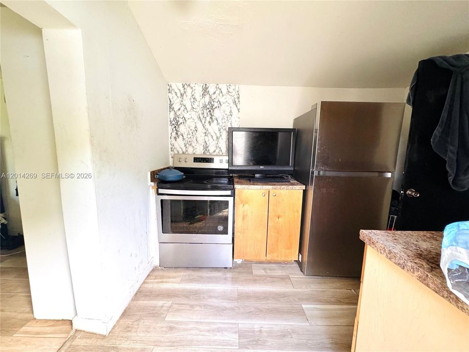 For Sale: $499,900 (4 beds, 3 baths, 1225 Square Feet)