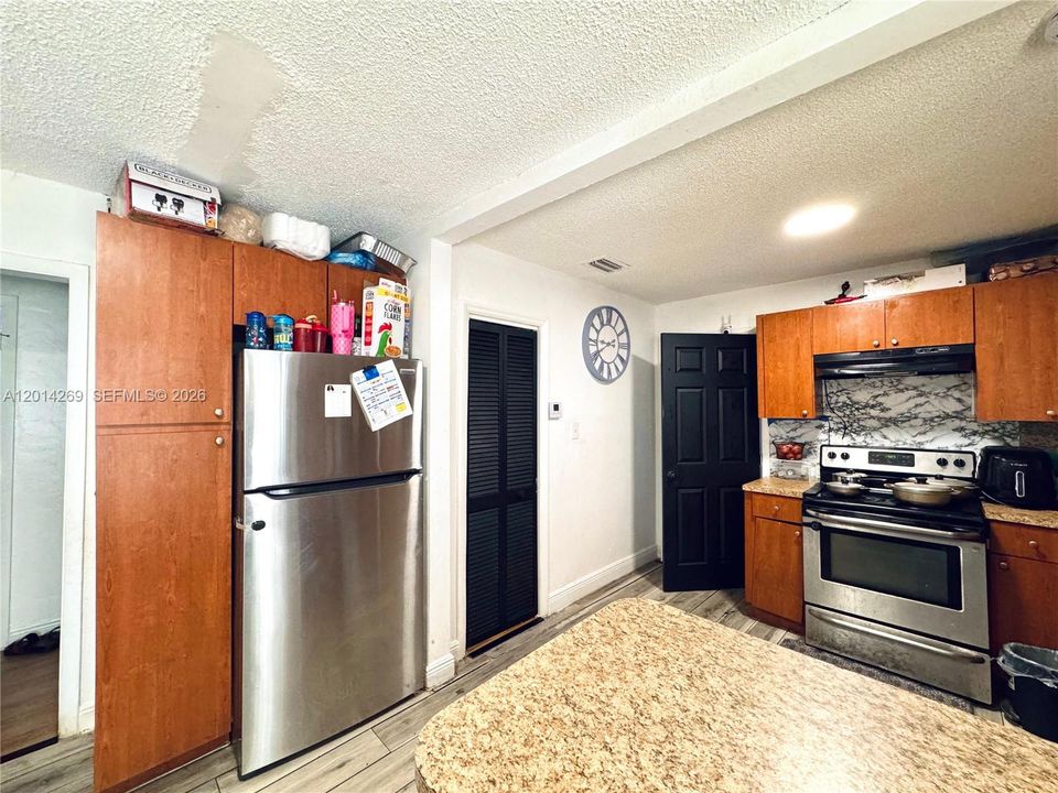 For Sale: $499,900 (4 beds, 3 baths, 1225 Square Feet)