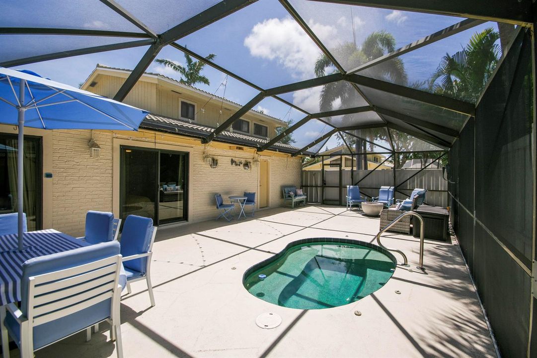 Screened in Patio