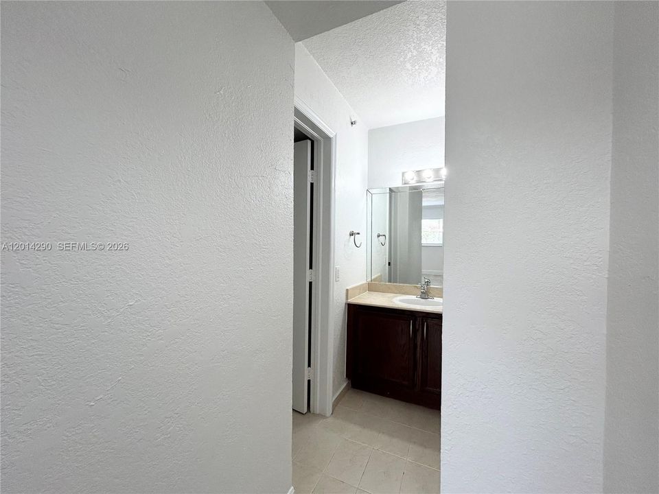 Activo con contrato: $2,150 (1 camas, 1 baños, 596 Pies cuadrados)