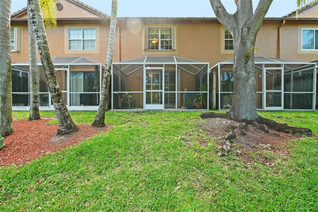 En Venta: $439,000 (2 camas, 2 baños, 1261 Pies cuadrados)
