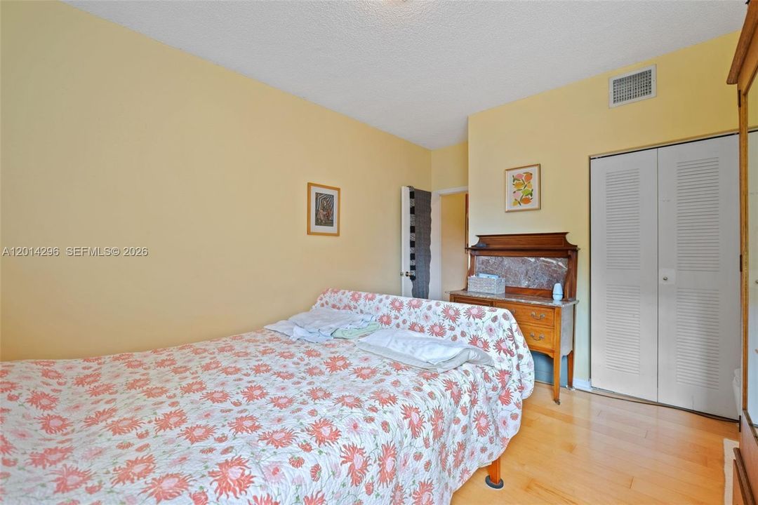 En Venta: $439,000 (2 camas, 2 baños, 1261 Pies cuadrados)