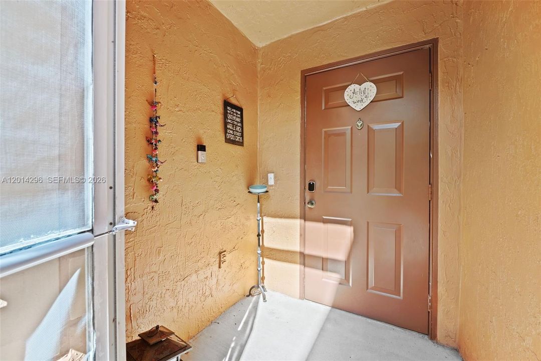 En Venta: $439,000 (2 camas, 2 baños, 1261 Pies cuadrados)