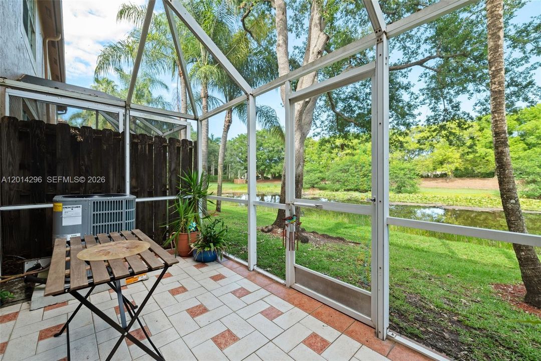 En Venta: $439,000 (2 camas, 2 baños, 1261 Pies cuadrados)