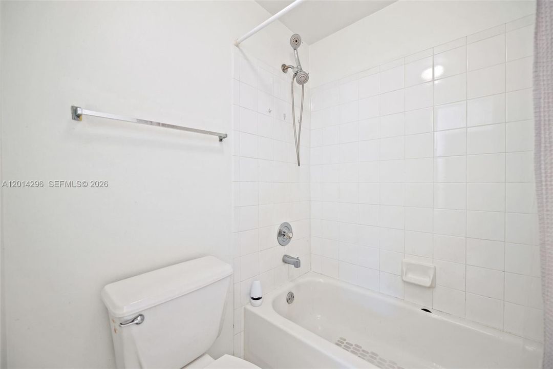 En Venta: $439,000 (2 camas, 2 baños, 1261 Pies cuadrados)