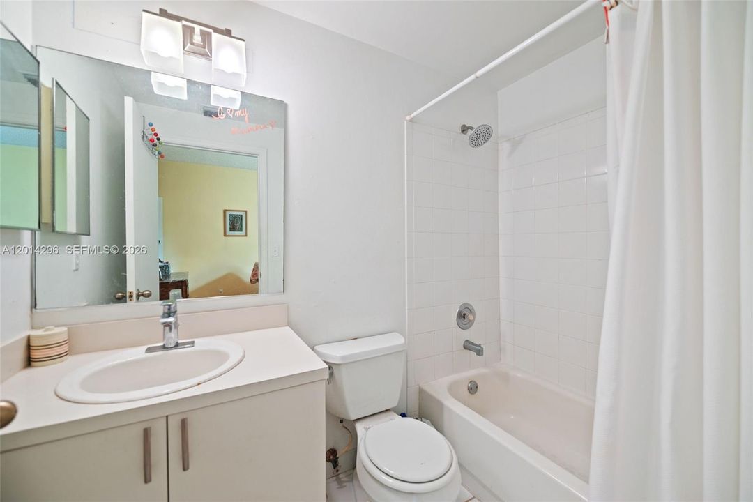 En Venta: $439,000 (2 camas, 2 baños, 1261 Pies cuadrados)