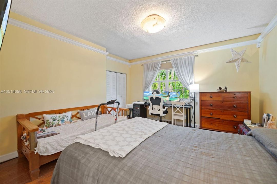 En Venta: $439,000 (2 camas, 2 baños, 1261 Pies cuadrados)