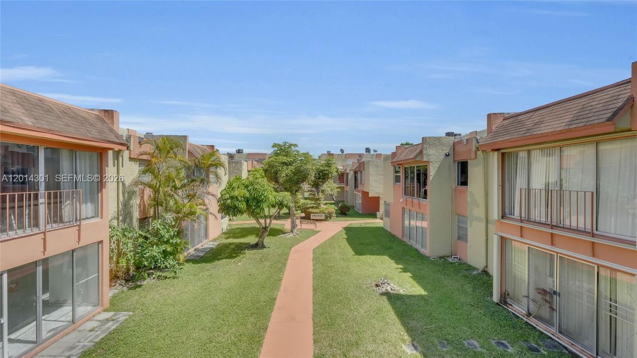 Recently Rented: $1,800 (1 beds, 1 baths, 614 Square Feet)