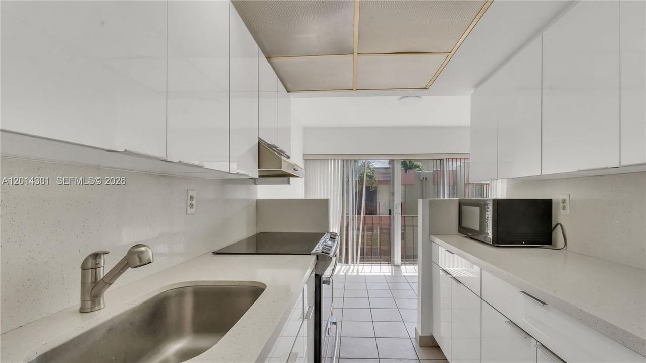 Recently Rented: $1,800 (1 beds, 1 baths, 614 Square Feet)