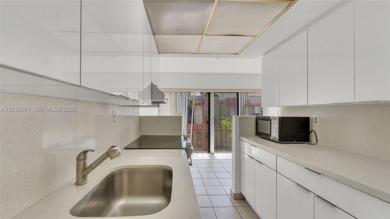 Recently Rented: $1,800 (1 beds, 1 baths, 614 Square Feet)