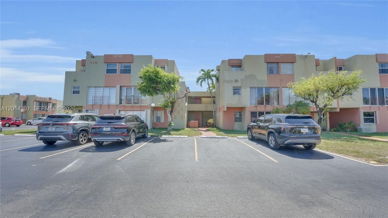 Recently Rented: $1,800 (1 beds, 1 baths, 614 Square Feet)