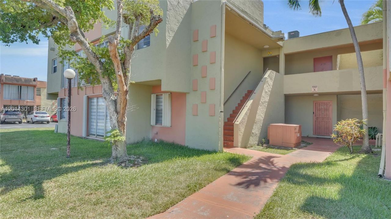 Recently Rented: $1,800 (1 beds, 1 baths, 614 Square Feet)