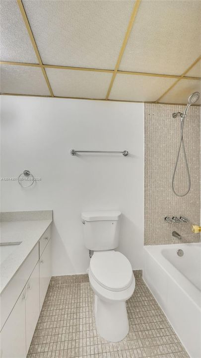 Recently Rented: $1,800 (1 beds, 1 baths, 614 Square Feet)