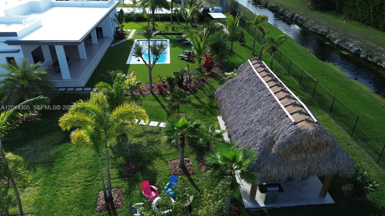 For Sale: $2,750,000 (5 beds, 5 baths, 3600 Square Feet)
