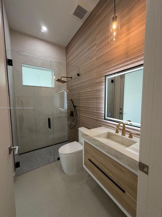 For Sale: $2,750,000 (5 beds, 5 baths, 3600 Square Feet)