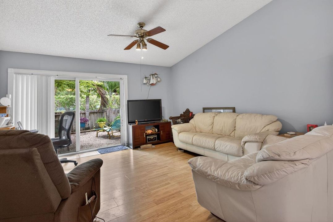 29-web-or-mls-5028-7402