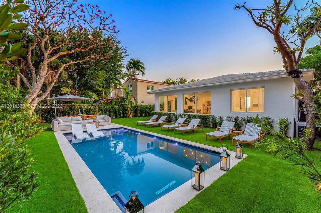 出租: $24,965 (3 贝兹, 2 浴室, 2220 平方英尺)
