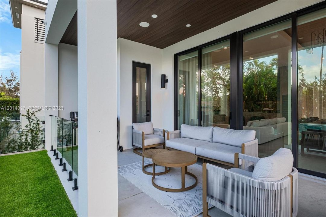 En Venta: $4,999,000 (6 camas, 5 baños, 4077 Pies cuadrados)