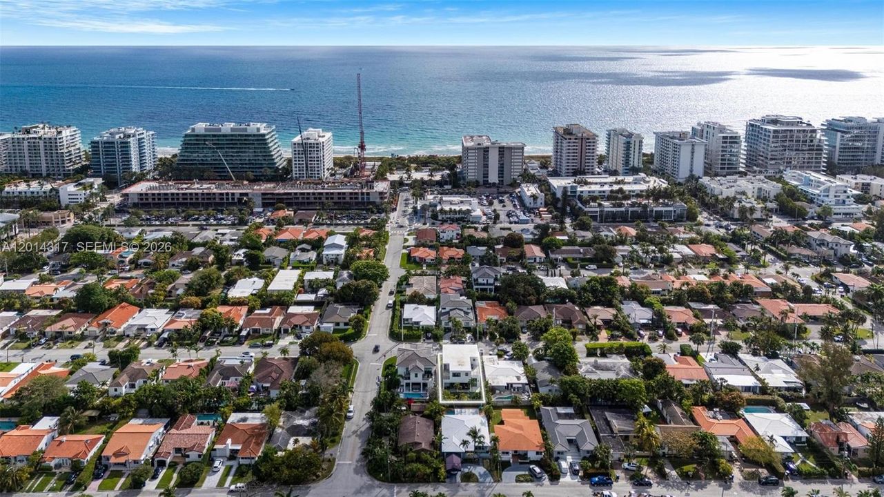 En Venta: $4,999,000 (6 camas, 5 baños, 4077 Pies cuadrados)