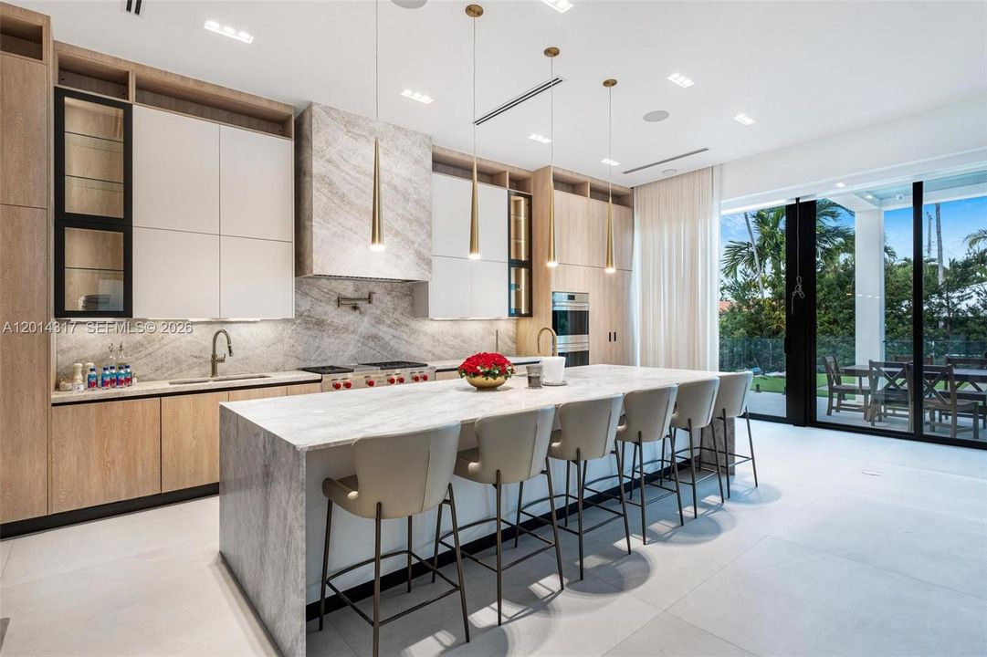 En Venta: $4,999,000 (6 camas, 5 baños, 4077 Pies cuadrados)