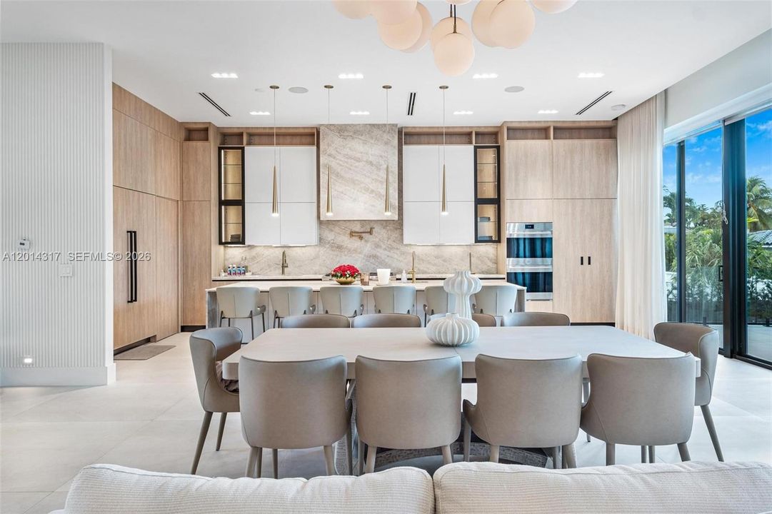 En Venta: $4,999,000 (6 camas, 5 baños, 4077 Pies cuadrados)