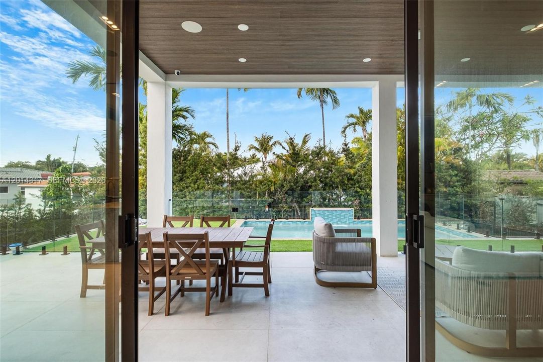 En Venta: $4,999,000 (6 camas, 5 baños, 4077 Pies cuadrados)