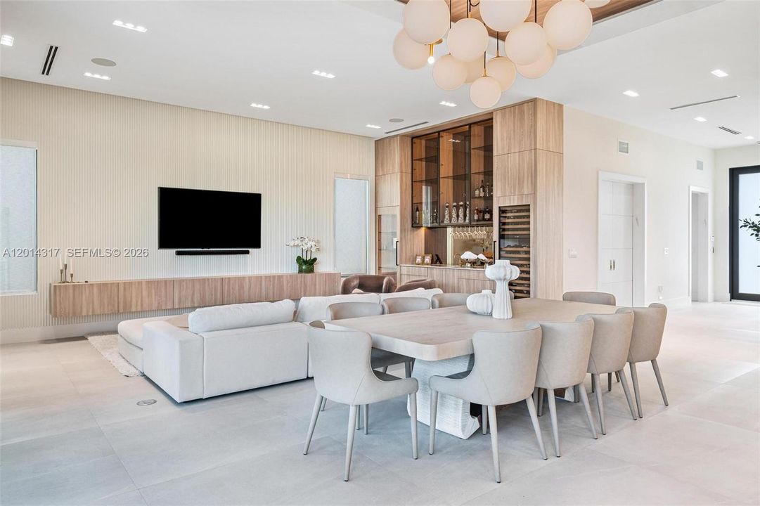 En Venta: $4,999,000 (6 camas, 5 baños, 4077 Pies cuadrados)