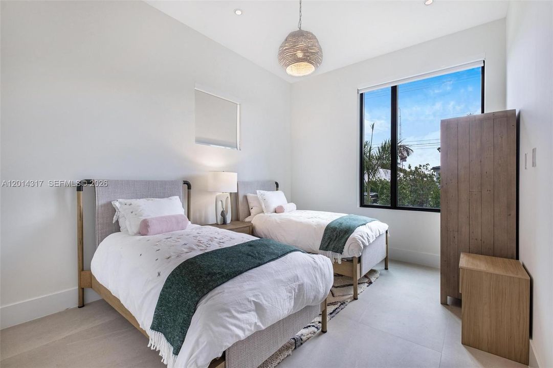 En Venta: $4,999,000 (6 camas, 5 baños, 4077 Pies cuadrados)