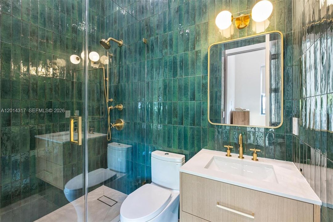En Venta: $4,999,000 (6 camas, 5 baños, 4077 Pies cuadrados)