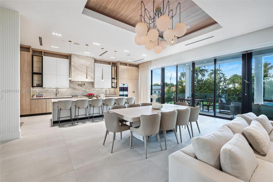 En Venta: $4,999,000 (6 camas, 5 baños, 4077 Pies cuadrados)