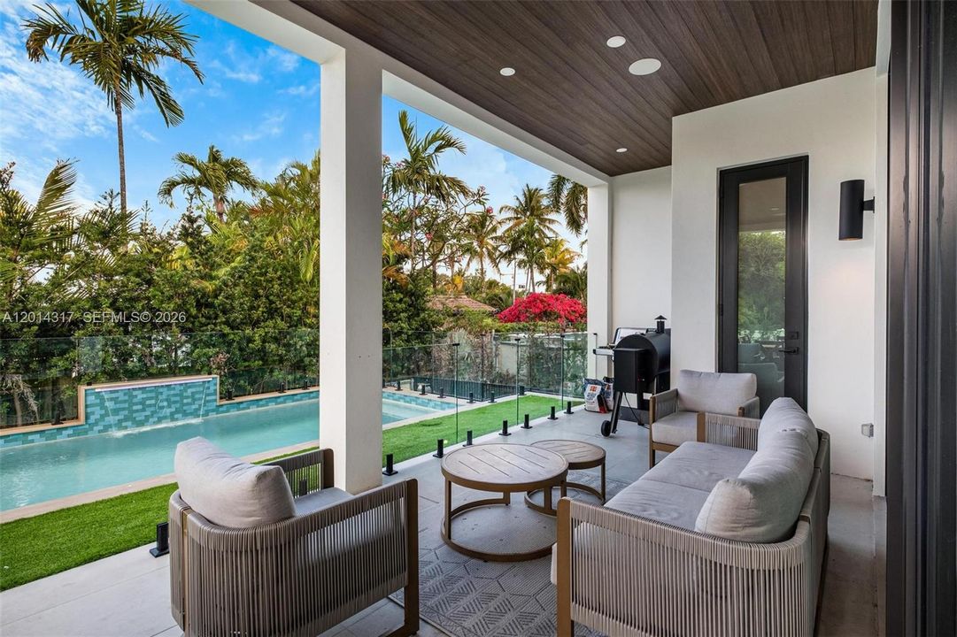 En Venta: $4,999,000 (6 camas, 5 baños, 4077 Pies cuadrados)