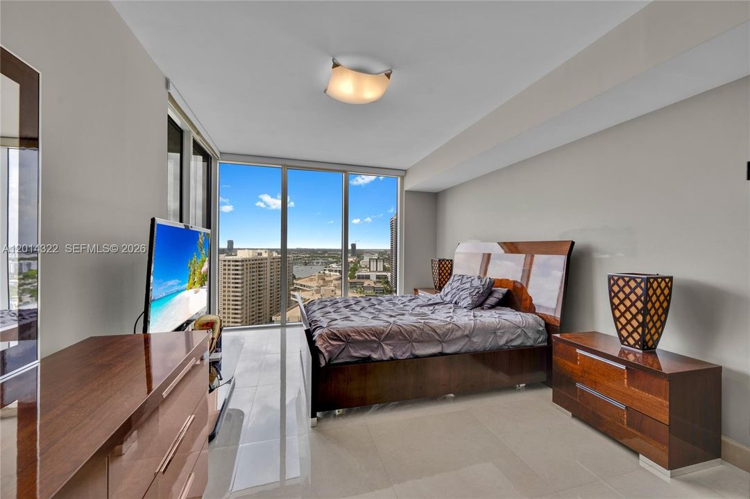 For Sale: $1,150,000 (3 beds, 3 baths, 1571 Square Feet)
