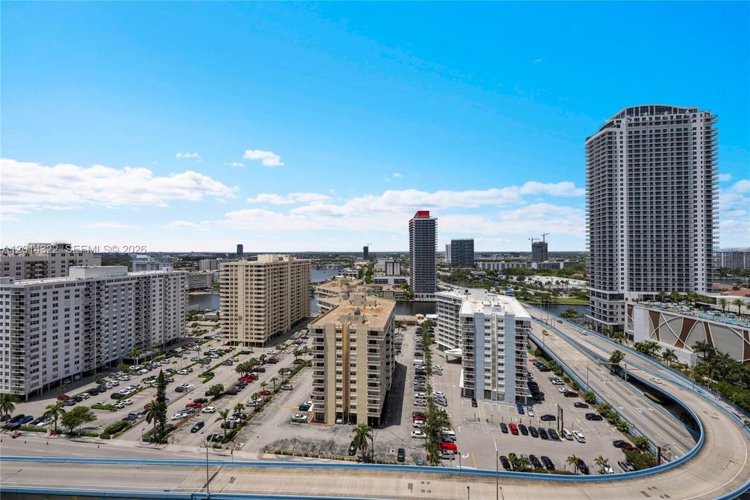 For Sale: $1,150,000 (3 beds, 3 baths, 1571 Square Feet)