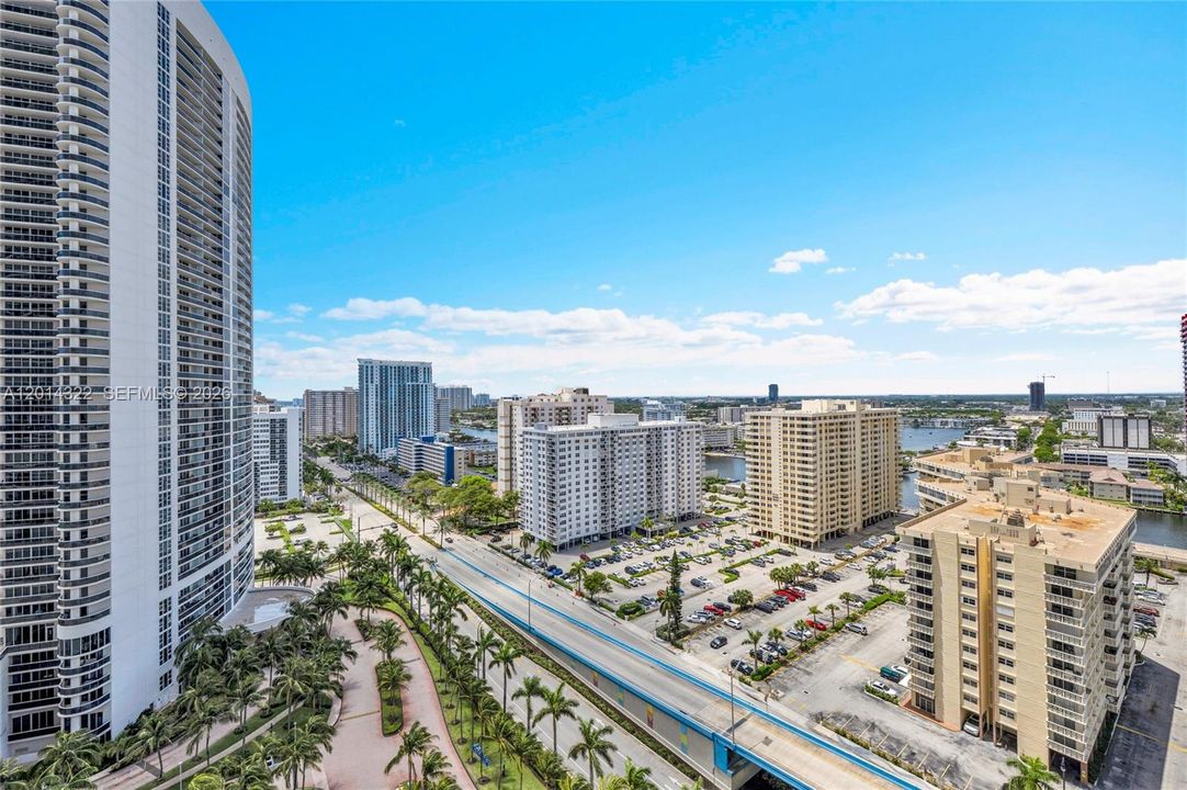For Sale: $1,150,000 (3 beds, 3 baths, 1571 Square Feet)