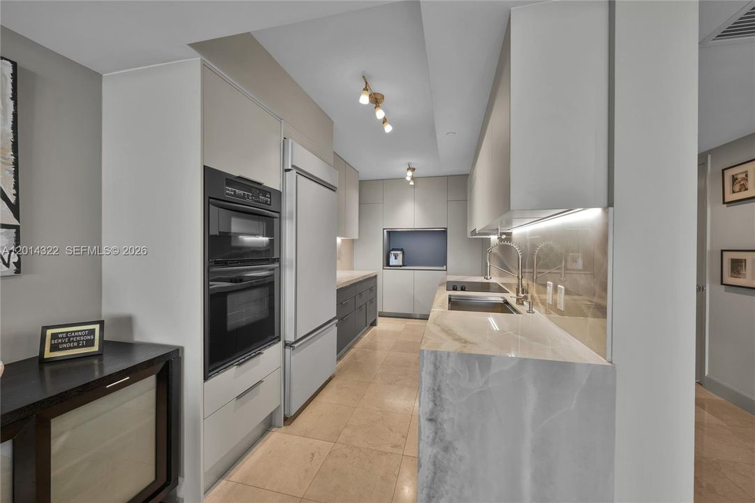 For Sale: $1,150,000 (3 beds, 3 baths, 1571 Square Feet)