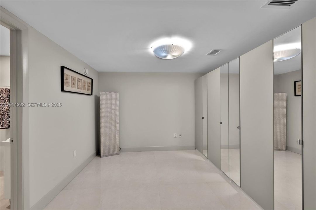 For Sale: $1,150,000 (3 beds, 3 baths, 1571 Square Feet)