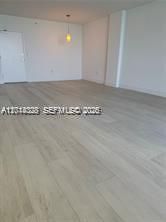 Activo con contrato: $5,700 (2 camas, 2 baños, 1056 Pies cuadrados)